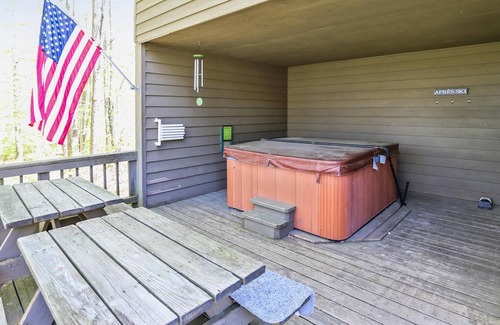 Northface House | Perfect location for a Canaan Valley vacation! "Apres" Ski has it all!