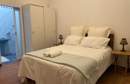 Grassy Park Apartment | Perfect long stay, near Rondevlei nature reserve,free WiFi