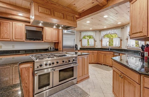 Hidden Valley House | Perfect Mountain Retreat; minutes from all the Laurel Highlands has to offer!