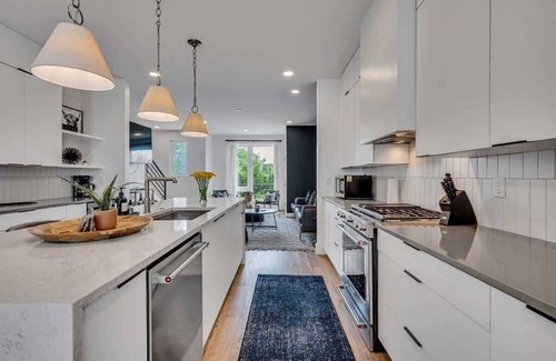 Hope Gardens House | Perfect Nashville Retreat Skyline Views