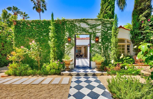 Melrose House | Perfect Oasis for You and Your Family!