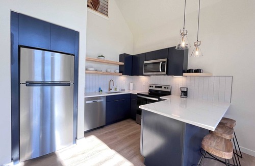 Stanton Cabin | Perfect Perch |RRG| Private Beach |Hot Tub