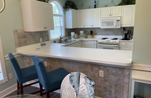 Central Myrtle Beach Condo | Perfect Pet Friendly 2 Bedroom Condo in the Heart of Myrtle Beach!