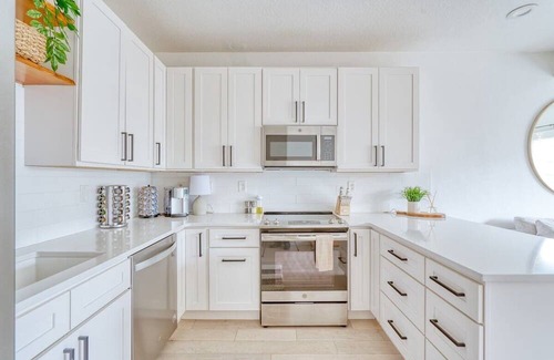 Hosford-Abernethy Apartment | Perfect Portland Farmhouse Loft - Breweries & Bars