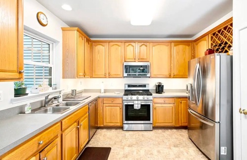 Stafford House | Perfect Private Getaway in the Heart of Stafford!