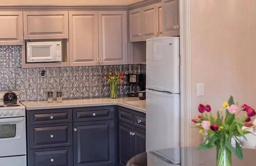 Salida Condo | Perfect Queen Suite in ❤️ of Salida at Palace Hotel - seasonal/monthly