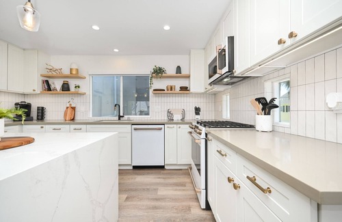 Balboa Island House | Perfect Renovated and Modern Duplex on Balboa Island