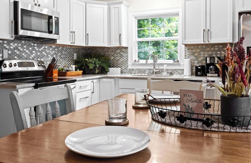 Falls of Rough House | Perfect Rough River Lake Stay! Fam & Pet Friendly!