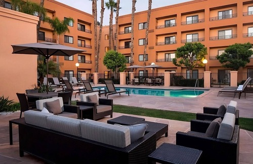 Torrance Apartment | Perfect Stay! Close to Torrance Beach Coast Line! Free Parking, Pets Allowed!