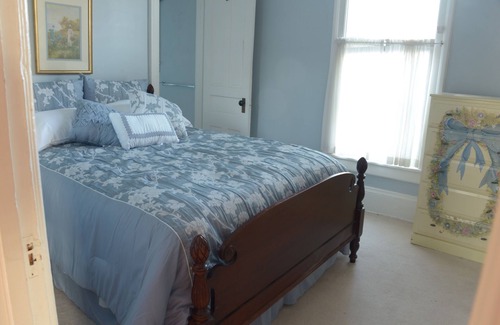 Wellesley Island Bed & Breakfast | Perfect Thanksgiving/Holiday home - Amazing Kitchen, huge dining room & 10 rooms