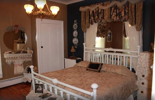Beech Creek Villa | Perfect vacation home for family and friends / No Pets