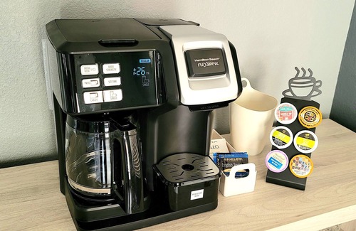 Green Valley House | Perfect Vegas Oasis with Gorgeous Yard/Spa and Pool, Remote Working & Vacation