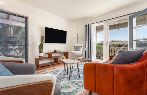 Venice Apartment | Perfect VENICE location! Live Work Play