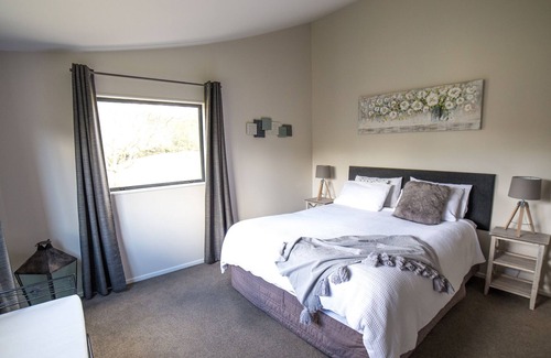 Waimauku Other | Perfect Wedding Group and Family accommodation