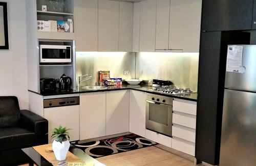 Melbourne Central Business District Apartment | Perfectly located in the heart of the Melbourne CBD