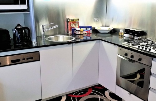 Melbourne Central Business District Apartment | Perfectly located in the heart of the Melbourne CBD