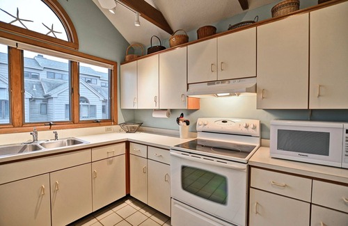 Fenwick Island House | Perfectly Located 3-bed townhouse end unit near Fenwick Island Beach! Wifi Available, Pool, Close to the Beach and restaurants!