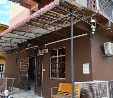 Kampung Pasir Hantu Hotel | Perhentian MJ Fisherman Village