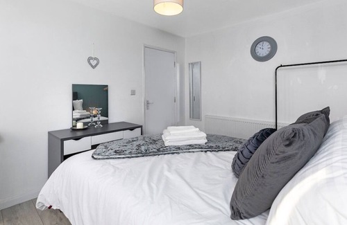 Perivale House | Perivale |Tranquil Ground Floor Urban Getaway