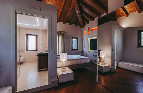 Badia Calavena Bed & Breakfast | Perla, room with bathroom.Villa Riva, tranquility,at the foot of the Little Dolomites.