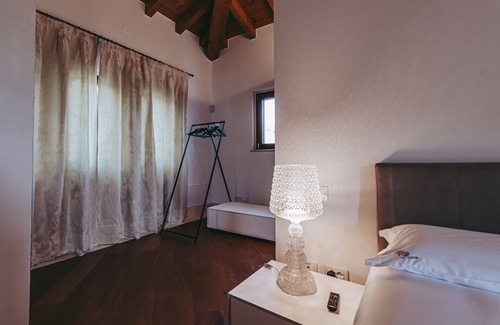 Badia Calavena Bed & Breakfast | Perla, room with bathroom.Villa Riva, tranquility,at the foot of the Little Dolomites.