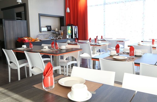 Chevilly-Larue Apartment | Perle Parisienne au Pied du Tram av/Wifi+Parking!