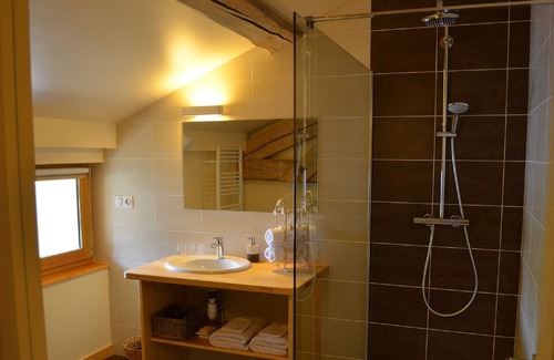 Monlet Bed & Breakfast | Perle room bathroom - La maison du Lac