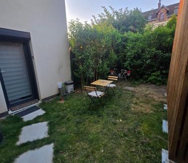 Saint-Gratien Apartment | Perle Urbaine : Jardin Spacieux!