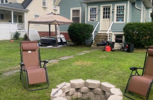 New Britain Villa | Personal Lounge Experience