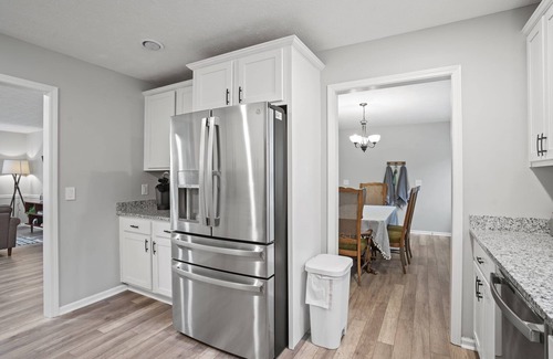 Travelers Rest House | Pet & Family-Friendly 4BR, Sports Court Near NGU