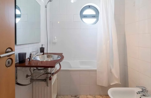 Quinta do Anjo Resort | Pet-Frendly! Arrábida Resort with Jacuzzi. Just 20 minutes from the beach!