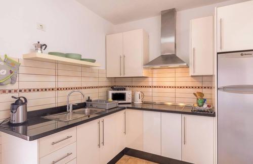 Granadilla de Abona Apartment | Pet-Friendly Apartment B Armonia Rural with Sea View, Terrace, Shared Pool & Wi-Fi