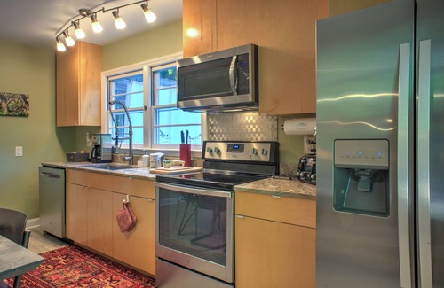 Skyland House | Pet-Friendly 2BR Cottage, Foosball, Grill, 10 Min to Asheville + Biltmore Pass