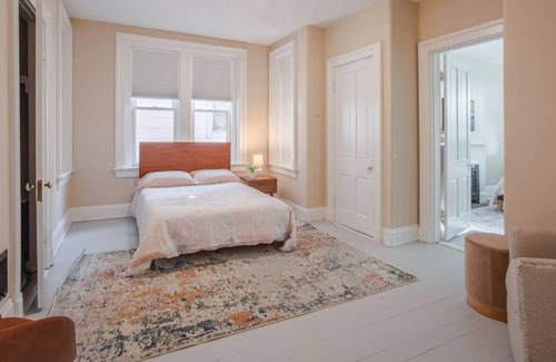 Northside House | Pet Friendly 3B Victorian 10 min to Downtown, UC & Close to Perfect North Slopes