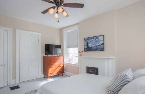 Northside House | Pet Friendly 3B Victorian 10 min to Downtown, UC & Close to Perfect North Slopes