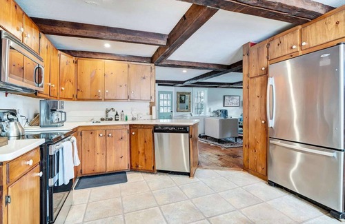 West Hartford House | Pet-Friendly, 4BR Heart of VT - Hillside Farmhouse