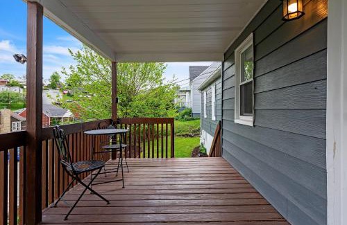 West Mifflin House | Pet-Friendly 4BR Near Kennywood & Pittsburgh home