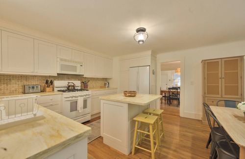 Nantucket Town House | Pet friendly 5 bedroom in town Nantucket