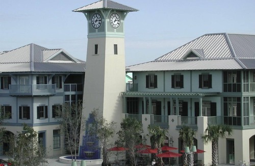 Watercolor House | Pet Friendly! 6 Seater Golf Cart, 6 bikes! Next to Waterpark & Beach!