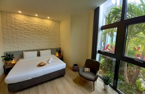 Maho Hotel | Pet-friendly Accommodation w/FREE Parking! Near Princess Juliana Airport!