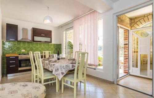 Supetarska Draga Apartment | Pet Friendly Apartment