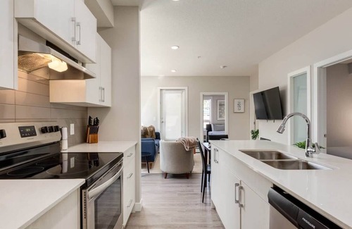 Southwest Calgary Apartment | Pet Friendly Apartment w/Free Underground Parking