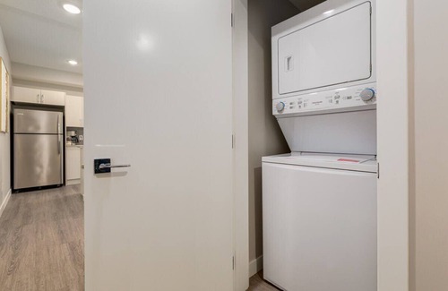Southwest Calgary Apartment | Pet Friendly Apartment w/Free Underground Parking
