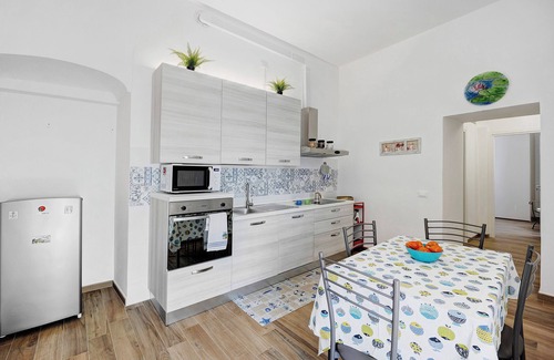 Moglio Apartment | Pet-Friendly Apartment 'La Colombera' with Sea View, Garden & Wi-Fi
