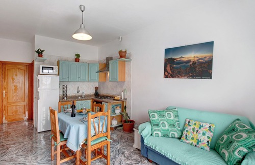 La Jaca Apartment | Pet-Friendly Apartment Piso Drago with Sea View, Garden & Wi-Fi