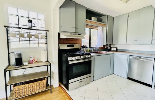 Oakland Apartment | Pet- Friendly, apartment in Oakland