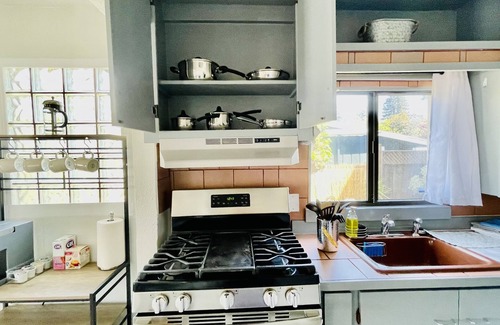 Oakland Apartment | Pet- Friendly, apartment in Oakland