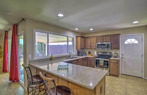 Litchfield Park House | Pet-Friendly Arizona Escape: Golf & Hike Nearby!