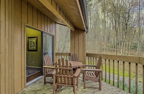 Cashiers Apartment | Pet-Friendly Blue Ridge Stay w/Resort Perks