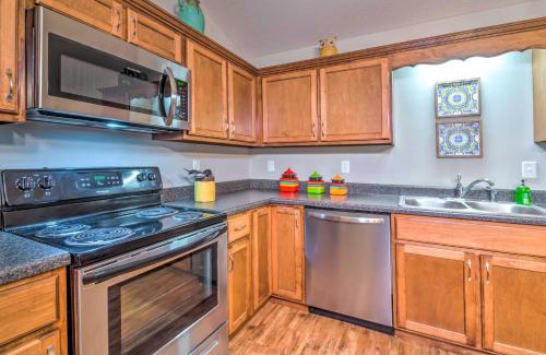 Brownsville Apartment | Pet-Friendly Brownsville Retreat with Porch!